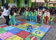 Inovasi Edukasi Lalu Lintas: Anak-Anak TK Lebakharjo Diberi Pemahaman Melalui Permainan Interaktif