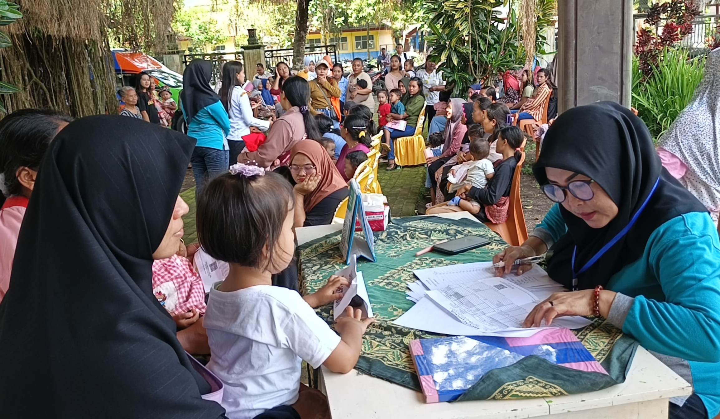 Antusiasme Warga Sukomaju B dalam Posyandu TMMD 126 Dorong Peningkatan Kesehatan Desa