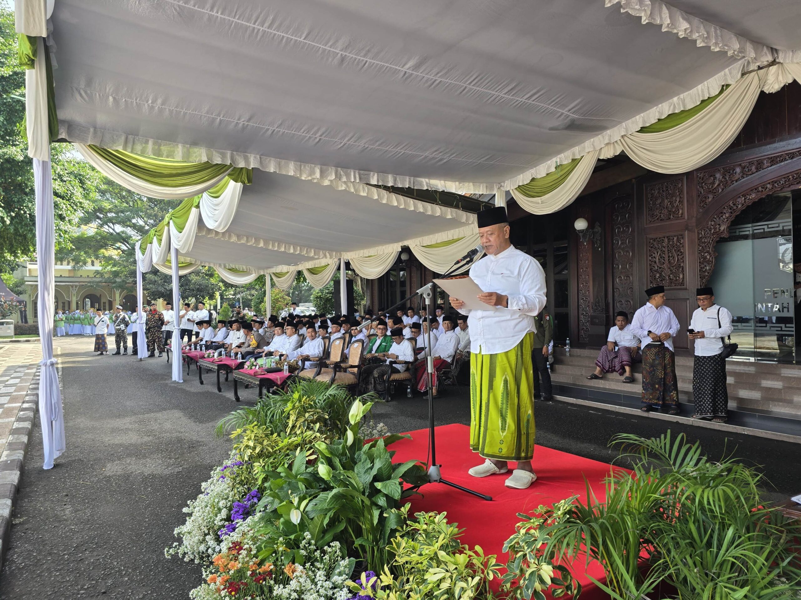 Santri Kabupaten Malang Teguhkan Peran Strategis dalam Melestarikan Islam Nusantara di Apel HSN 2025