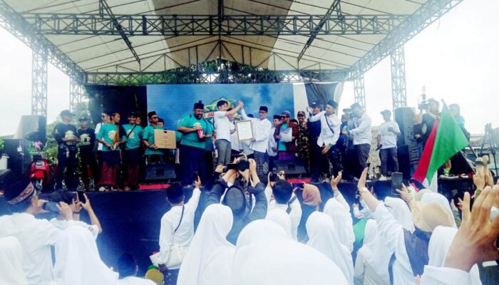 Singosari Cetak Rekor Dunia: Lebih dari 3000 Peserta Gunakan Terompah dalam Peringatan HSN 2025