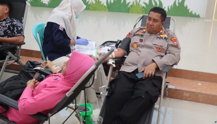 Sambut HUT ke-74, Humas Polres Pamekasan Gelar Donor Darah