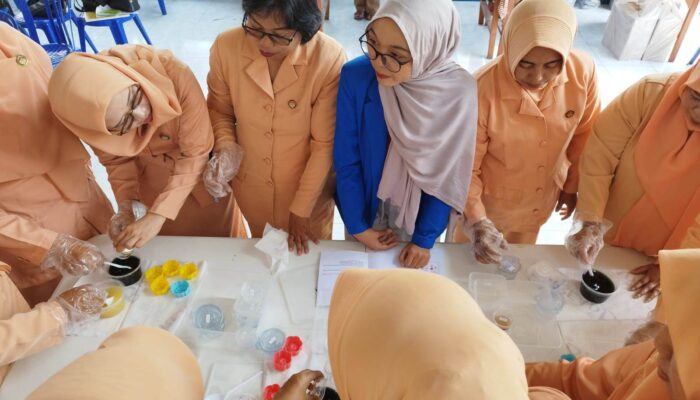 Tingkatkan Sinergi, Poltekkes PIM Gelar Pelatihan Pembuatan Sabun Herbal