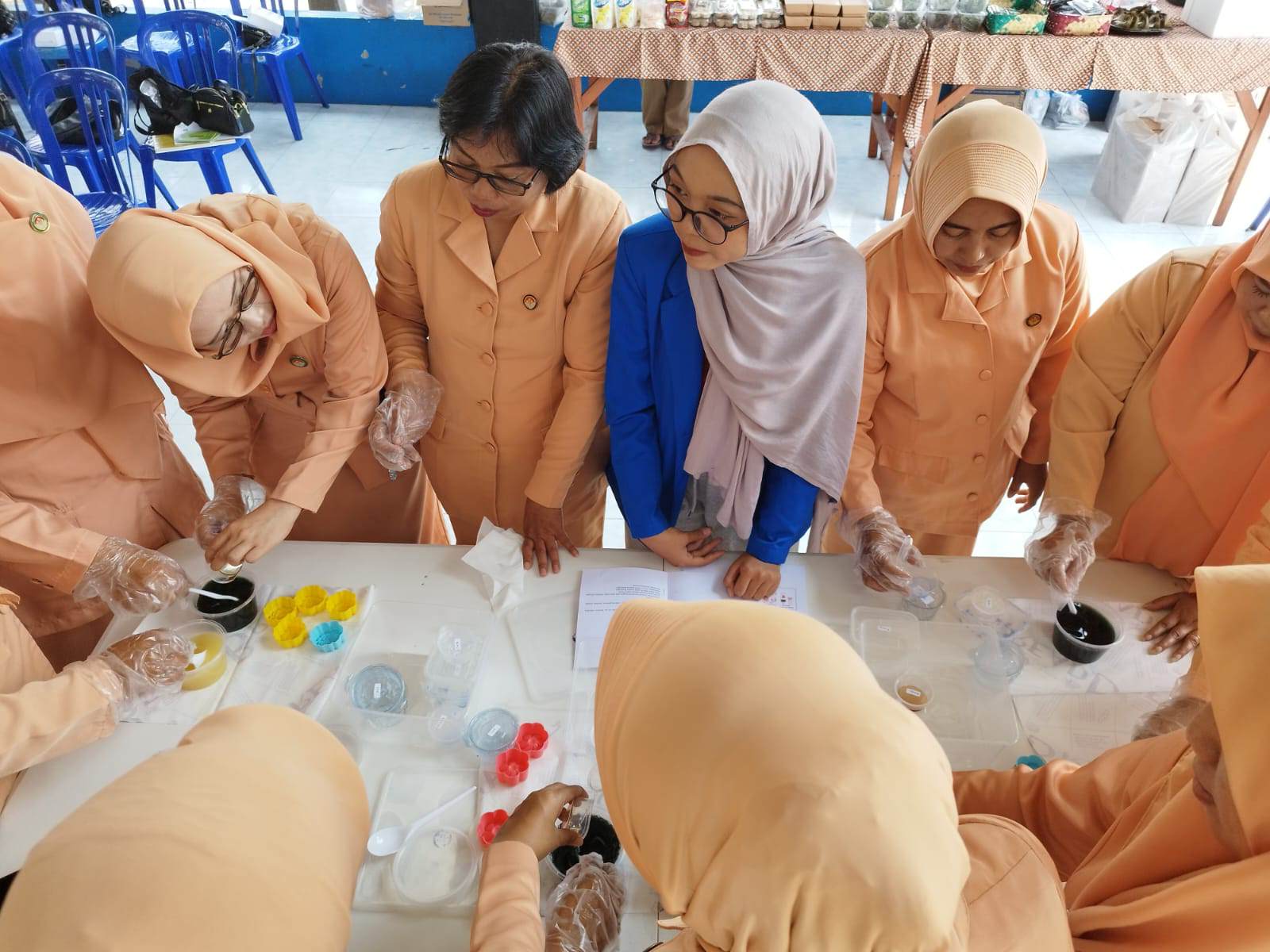 Tingkatkan Sinergi, Poltekkes PIM Gelar Pelatihan Pembuatan Sabun Herbal