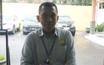 Kasus perdata bernilai miliaran rupiah kembali menggemparkan warga Kota Malang. Seorang pengusaha perhiasan, Fitri Awaliyah (55), pemilik Toko Mas ternama di Malang resmi melayangkan gugatan perbuatan melawan hukum (PMH) terhadap empat orang yang masih satu lingkar keluarga termasuk menantu dan besannya sendiri.