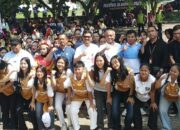 GOR Ken Arok, berubah jadi lautan semangat dan sorak sorai. Ribuan pelajar dari berbagai sekolah se-Malang Raya tumplek blek mengikuti Festival Olahraga 2025 Piala Wali Kota Malang, yang digelar Pemerintah Kota Malang melalui Dinas Pemuda, Olahraga dan Pariwisata (Disporapar).Ksmis (24/10/2025).