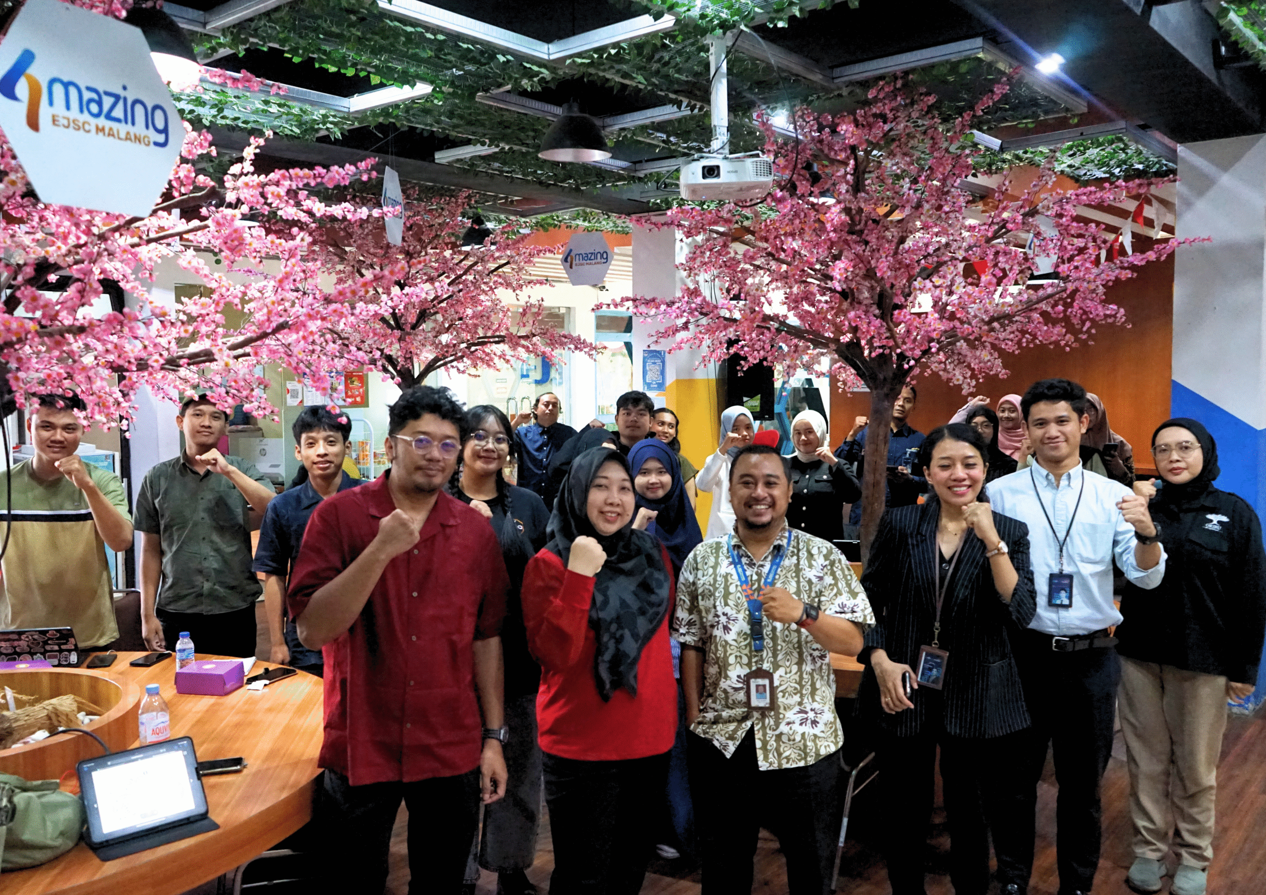 Tingkatkan Skill Digital, EJSC Malang dan Yogifoody Gelar Workshop Konten Produk Berbasis AI