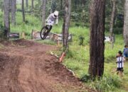 136 Downhiller Lokal dan Mancanegara Tantang Elevasi Curam Seri pamungkas 76 IDH 2025