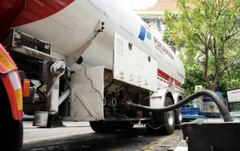 Pertamina Patra Niaga Regional Jawa Timur, Bali, dan Nusa Tenggara (Jatimbalinus) menegaskan komitmennya dalam menjaga kualitas dan keamanan produk Bahan Bakar Minyak (BBM) di tengah munculnya laporan masyarakat terkait kendala mesin kendaraan setelah pengisian BBM jenis Pertalite di sejumlah wilayah Jawa Timur.
