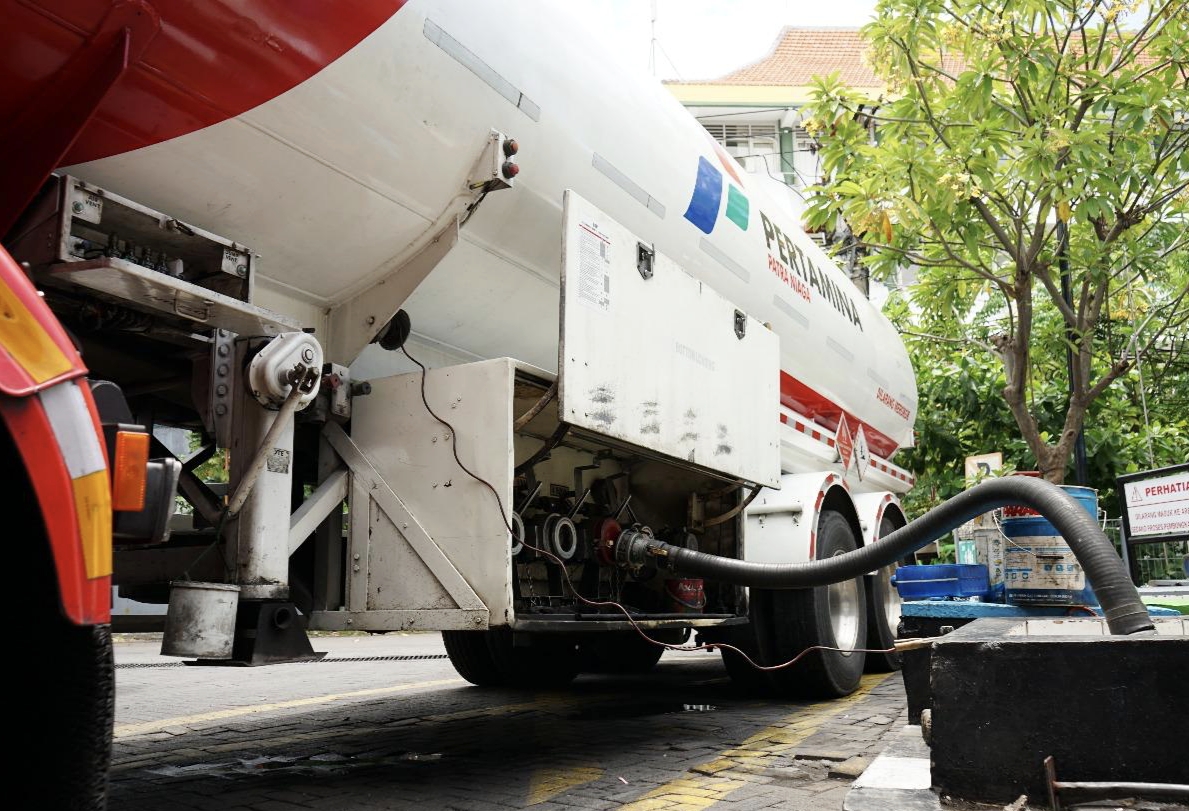 Pertamina Patra Niaga Regional Jawa Timur, Bali, dan Nusa Tenggara (Jatimbalinus) menegaskan komitmennya dalam menjaga kualitas dan keamanan produk Bahan Bakar Minyak (BBM) di tengah munculnya laporan masyarakat terkait kendala mesin kendaraan setelah pengisian BBM jenis Pertalite di sejumlah wilayah Jawa Timur.