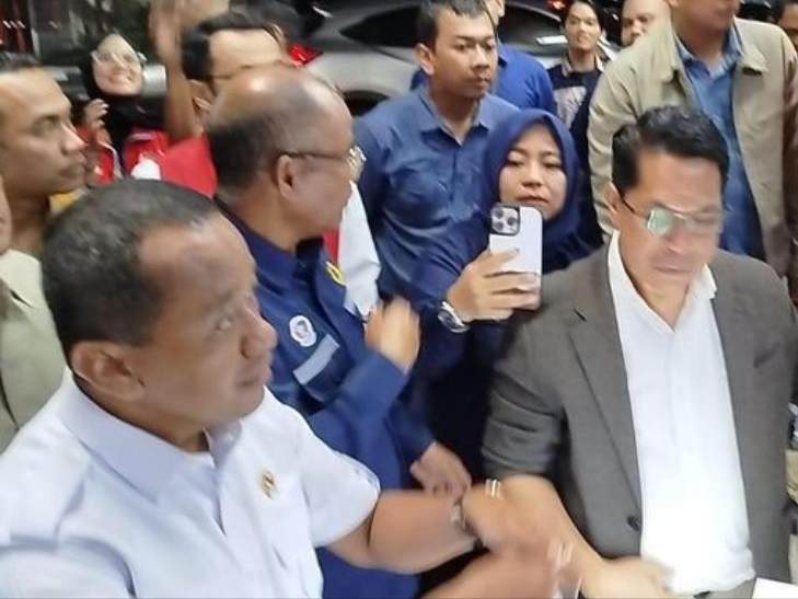 Menteri Bahlil Minta Pertamina Tidak Main-Main Soal Keluhan Kualitas BBM Jenis Pertalite