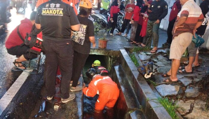 Wanita Paruh Baya Hilang Hanyut di Gorong-Gorong Jalan Sunandar Priyo Sudarmo Malang