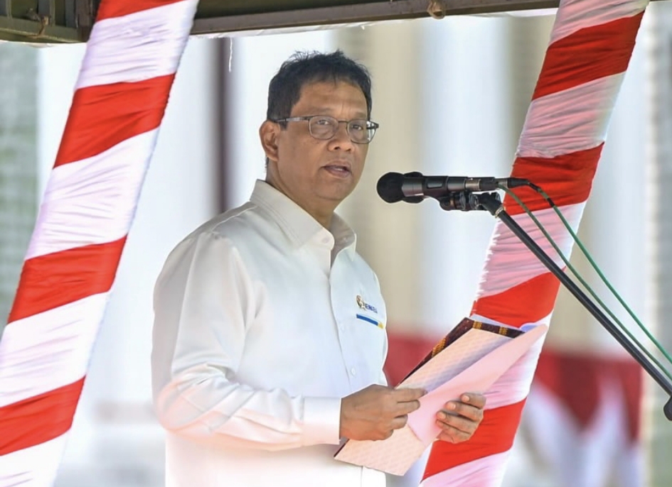 Warganet dihebohkan dengan sebuah sebuah video viral yang memperlihatkan kegiatan Menteri Keuangan (Menkeu) Purbaya Yudhi Sadewa mengaji atau melantunkan ayat Al-Qur'an di dalam sebuah mobil.