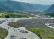 Tragedi di Sungai Glidik: Ibu dan Anak Hanyut, Suami Selamat Setelah Berjuang Lawan Derasnya Arus