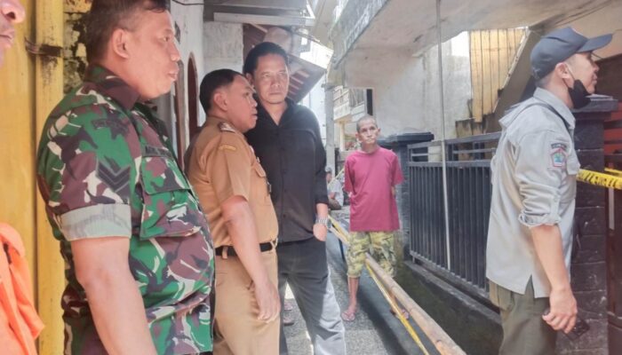 Anggota DPRD Kota Malang Tinjau Lokasi Rumah Warga yang Ambrol di Buring Dalam