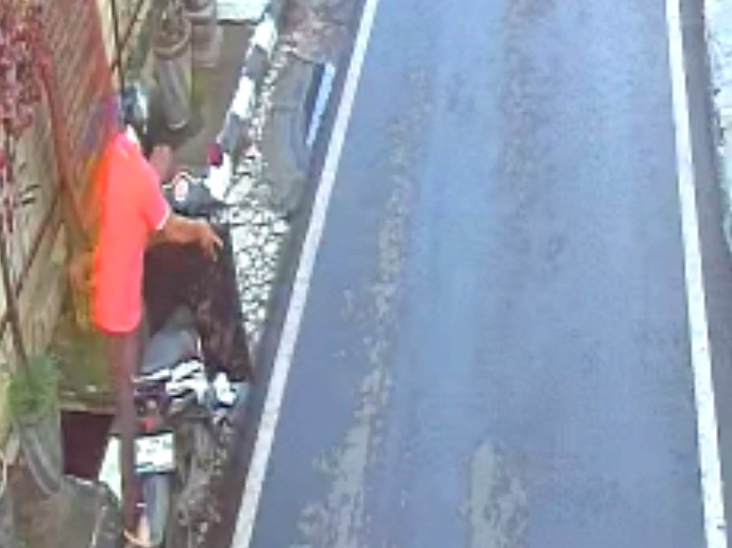 Rayap Besi Kembali Beraksi: Pencuri Tutup Bak Kontrol di Malang Terekam CCTV Tiga Kali di Dua Lokasi