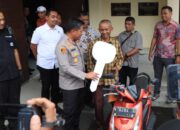 Kapolres Malang Serahkan Motor Hasil Curian Kepada Pemiliknya
