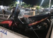 Peristiwa kecelakaan lalu lintas (laka lantas) tunggal terjadi di Jalan Raya Desa Mojojejer, Kecamatan Mojowarno, Kabupaten Jombang, Jawa Timur pada Sabtu (8/11/2025) sekitar pukul 18.30 WIB.