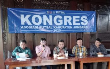 Ketua Askab PSSI Jombang, Jawa Timur, Syarif Hidayatullah atau Gus Sentot, secara terbuka merayu Ketua Afkab Jombang Achmad Fachruddin untuk bersedia menjadi Presiden PSID Jombang.