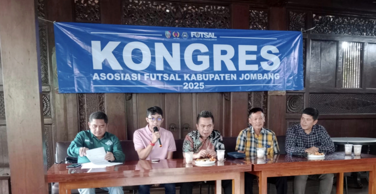 Ketua Askab PSSI Jombang, Jawa Timur, Syarif Hidayatullah atau Gus Sentot, secara terbuka merayu Ketua Afkab Jombang Achmad Fachruddin untuk bersedia menjadi Presiden PSID Jombang.