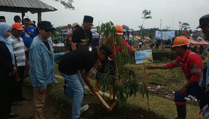 Wali Kota Malang Tanam 1.000 Pohon Durian di Hari Pahlawan: Lanjutkan Semangat Perjuangan Lewat Gerakan Hijau