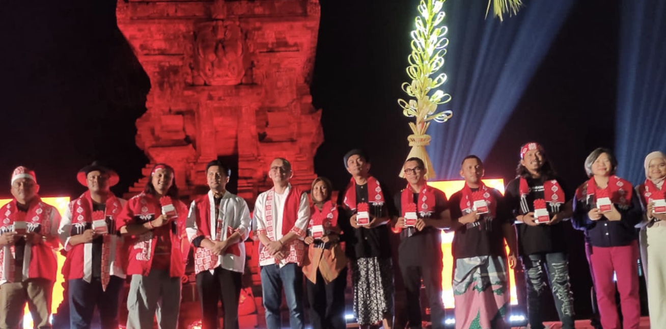 Penutupan Indonesia Creative Cities Festival (ICCF) 2025 berlangsung megah di kawasan bersejarah Candi Kidal, Kecamatan Tumpang, Kabupaten Malang, pada Minggu (9/11) malam.