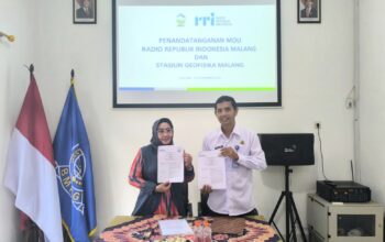 Langkah nyata dalam memperkuat literasi kebencanaan kembali dilakukan di Kota Malang. Lembaga Penyiaran Publik (LPP) Radio Republik Indonesia (RRI) Malang resmi menandatangani nota kesepahaman (MoU) dengan Badan Meteorologi, Klimatologi, dan Geofisika (BMKG) Stasiun Geofisika Kelas III Malang, Kamis (13/11/2025).