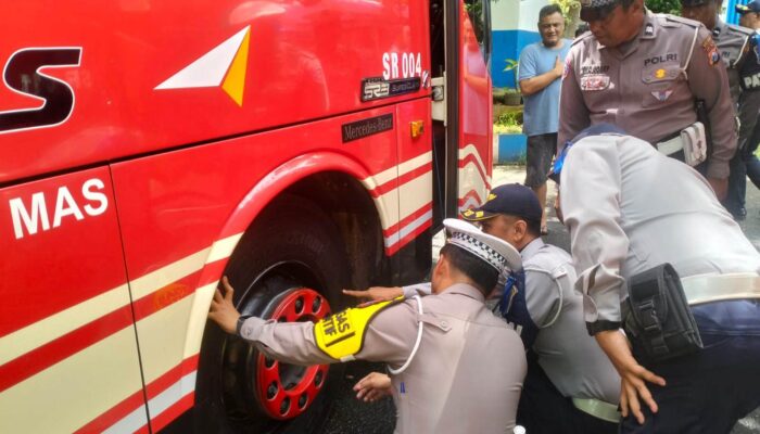 Ramp Check Ketat di Terminal Kepanjen, Polres Malang Pastikan Bus AKAP Aman Beroperasi
