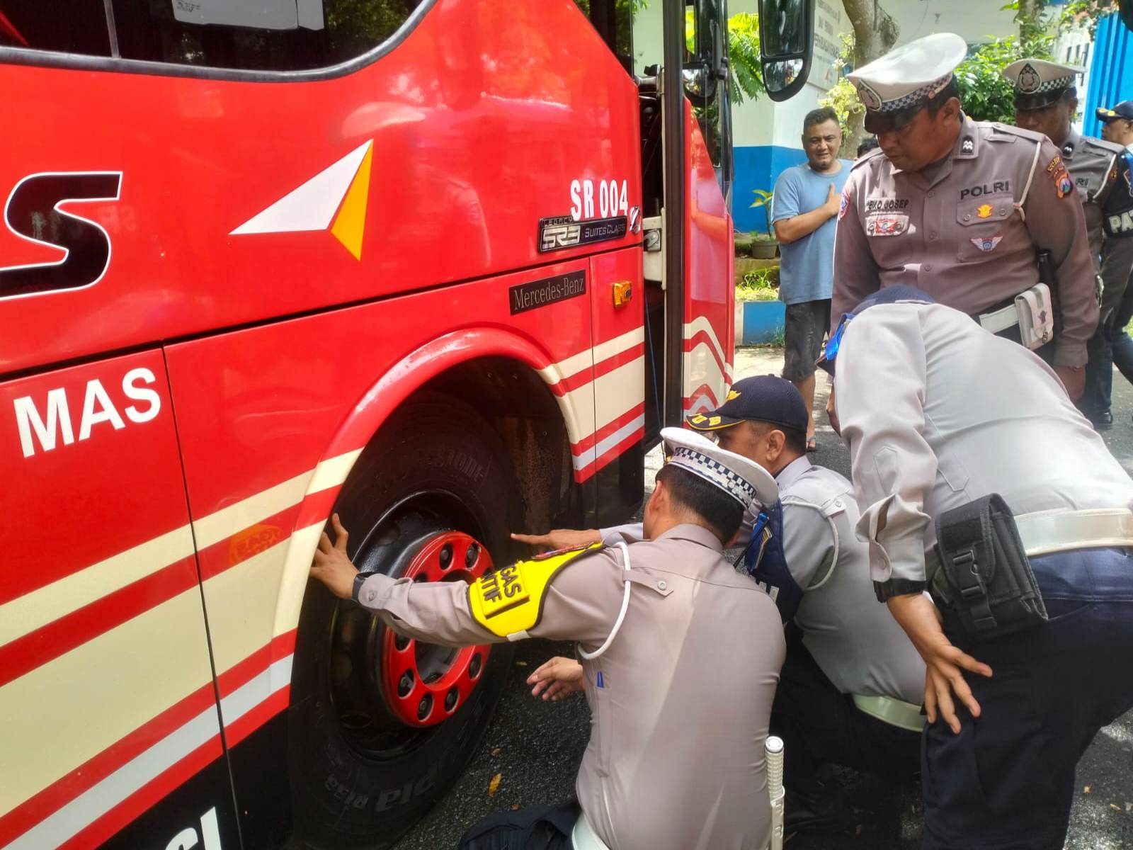 Ramp Check Ketat di Terminal Kepanjen, Polres Malang Pastikan Bus AKAP Aman Beroperasi
