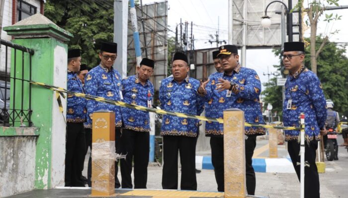 Wabup Jombang Sidak Proyek Infrastruktur Puskesmas hingga Trotoar Gus Dur