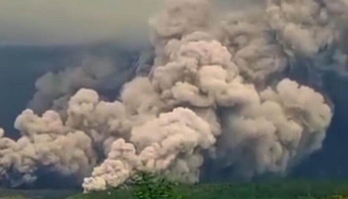 Gunung Semeru Kembali Erupsi Besar, Awan Panas Meluncur Hingga 7 Km