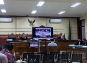 Sidang perkara tindak pidana korupsi pengadaan tanah tahun 2019 - 2020, Politeknik Negeri Malang (Polinema) kembali digelar di PN Tipikor Surabaya, Kamis (20/11) pagi dengan agenda pembacaan eksepsi Awan Setiawan.