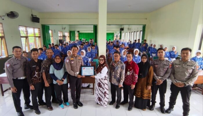 Satlantas Polres Malang Raih Penghargaan Diknas, Komitmen Edukasi Pelajar Dinilai Konsisten