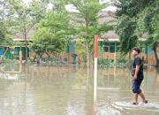 Banjir di Jombang Rendam Ruang Kelas SMPN 2 Ploso