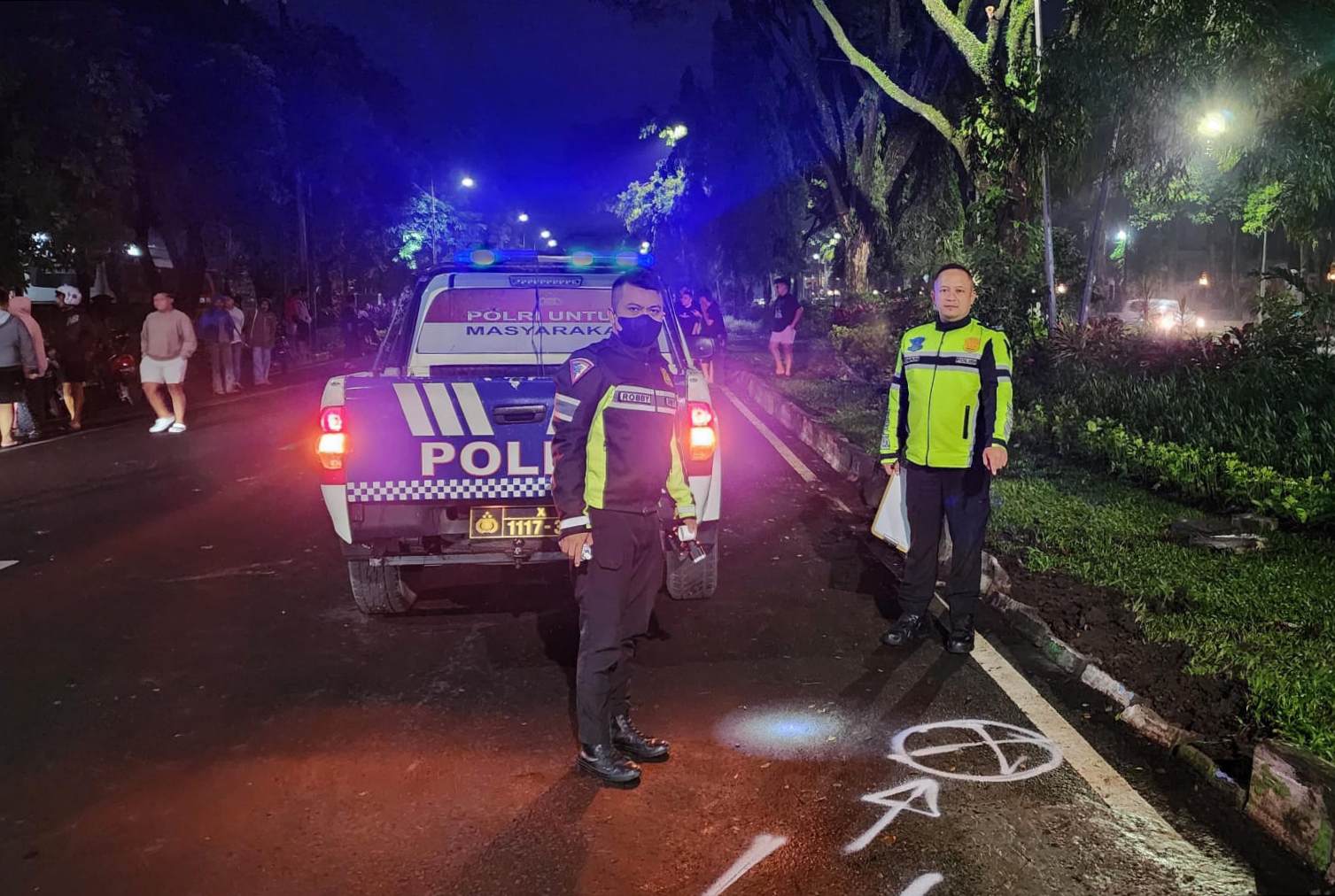 Inova Reborn Tabrak Pembatas Jalan di Jl Veteran Malang, Pengemudi Diduga Hilang Konsentrasi