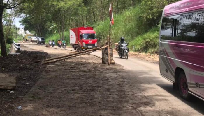 Masih Dibuka Tutup, Warga Pertanyakan Penyelesaian Pembangunan Jalan di Sumberejo Pagak