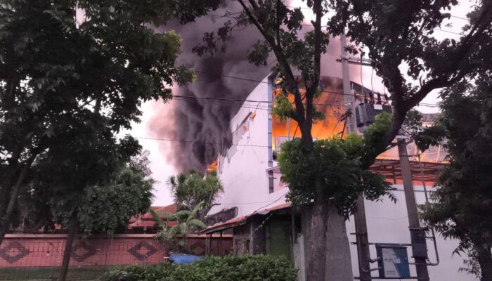 Penyebab Kebakaran Gudang Plastik di Jombang Masih Misteri, Setelah 12 Jam Upaya Pemadaman