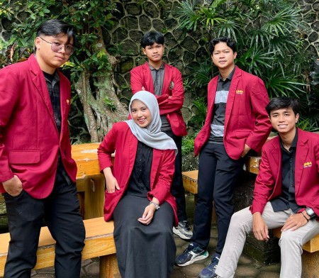 5 Mahasiswa UMM Ciptakan Platform Khusus Jual-Beli Bahan Bangunan