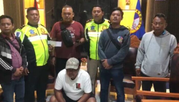 Pria Asal Bekasi Ditangkap PJR Jatim di Tol Jombang, Diduga Terlibat Penggelapan Mobil