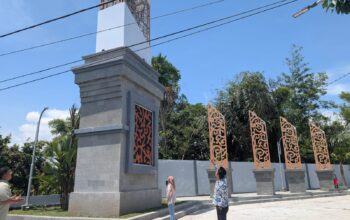 Inspeksi mendadak (sidak) yang dilakukan oleh anggota Komisi C DPRD Jombang, Jawa Timur, di lokasi tugu Jombang yang ambruk, anggota komisi C temukan fakta baru.