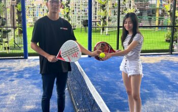 Tren olahraga padel mulai merambah Kota Batu. Senyum World Hotel/Hotel Senyum resmi menghadirkan lapangan padel pertama di Kota Batu yang berlokasi di lantai 10 hotel, menawarkan pengalaman bermain berbeda dengan pemandangan alam terbuka dan udara sejuk pegunungan.