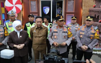 Menjelang malam pergantian Tahun Baru, Kapolda Jatim, Irjen Pol Drs Nanang Avianto, M.Si, melakukan peninjauan Pos Pelayanan dan Terpadu di wilayah Malang Raya, Selasa (30/12).