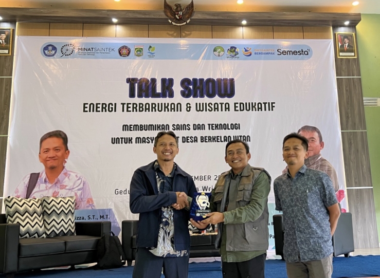 Upaya membangun desa berbasis teknologi dan lingkungan digencarkan Politeknik Negeri Malang (Polinema) melalui gelaran Inovasi Sains dan Teknologi Terapan (InSAINTEK) 2025 pada Sabtu (15/11) di Gedung SerbagunaDesa Wringinsongo, Tumpang, Kabupaten Malang.