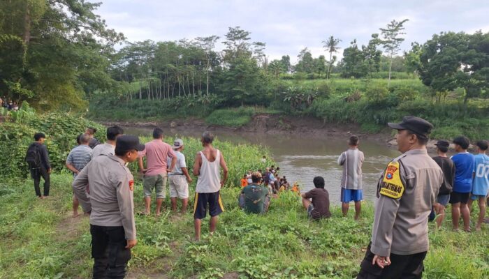 Remaja Tenggelam saat Memancing di Sungai Brantas, Pencarian Dihentikan karena Malam