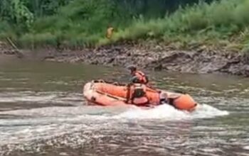 Pencarian Hari Kedua Remaja Tenggelam di Sungai Brantas Belum Membuahkan Hasil