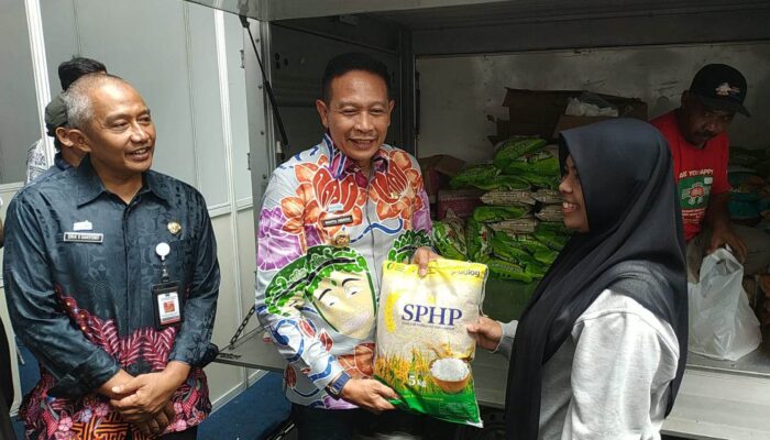 Wali Kota Wahyu Hidayat Tinjau Gerakan Pangan Murah BI Malang