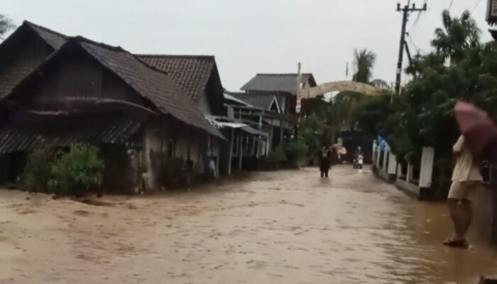 Hujan Deras Sebabkan Sungai di Jombang Meluap hingga Rendam Rumah Warga