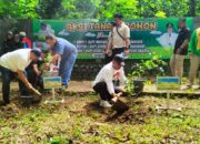 Peringati HMPI dan HCPSN, Bupati Jombang Pimpin Aksi Tanam 500 Pohon dan Tebar 1.200 Benih Ikan