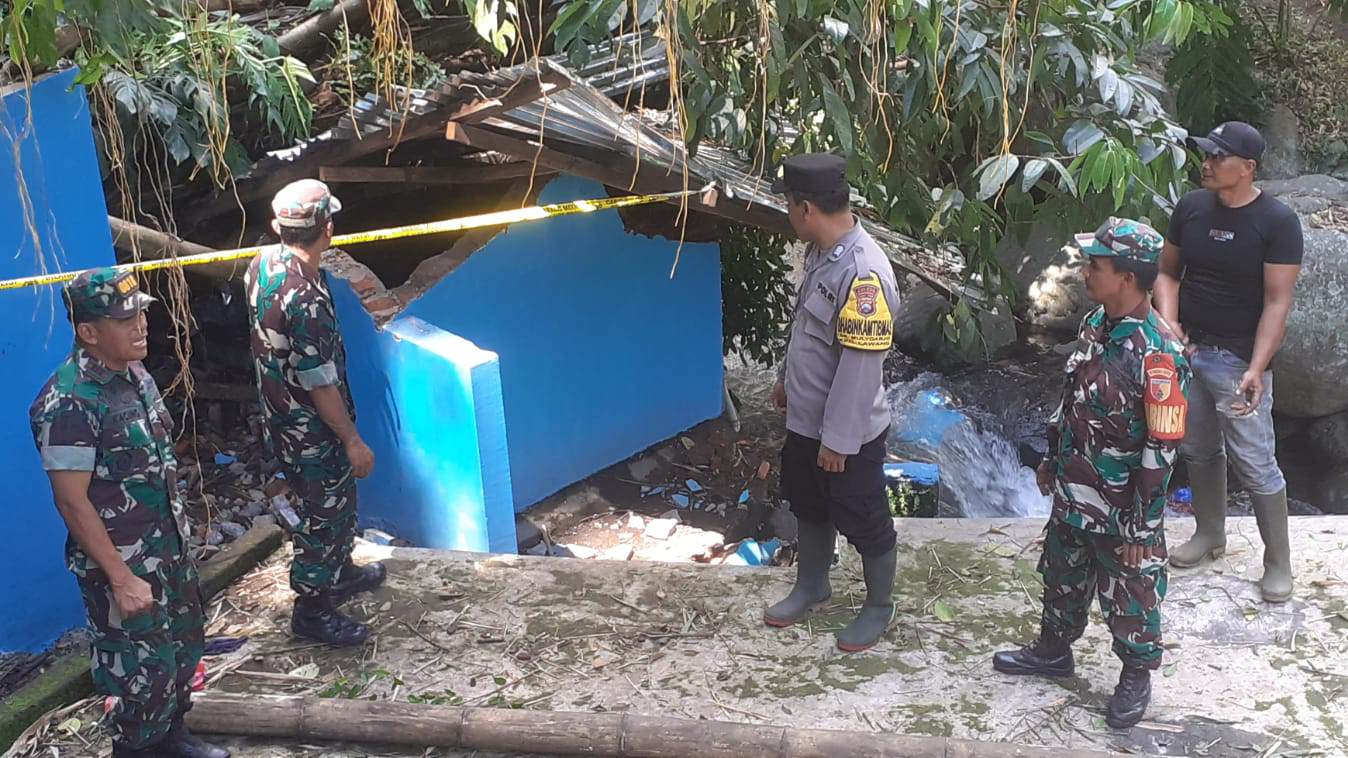 Warga Lawang Tewas Tertimpa Longsor dan Pohon Beringin Dini Hari Tadi