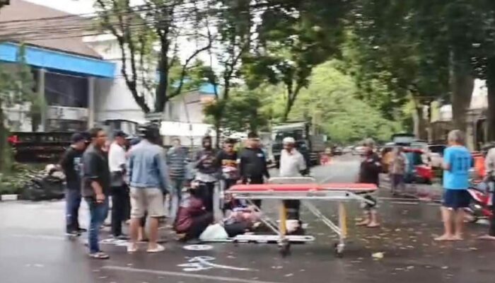 Adu Banteng Motor vs Mobil di Depan Unit Lakalantas Polresta Malang Kota
