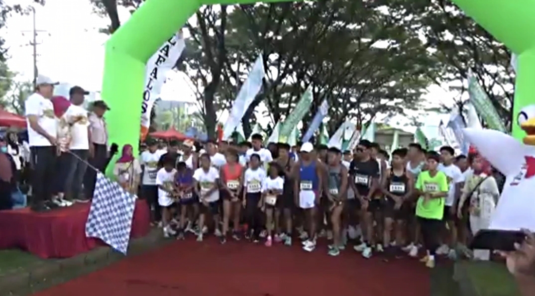 Ribuan warga berkumpul di kawasan Bess Resort & Waterpark Lawang untuk mengikuti 'Puskesmas Lawang Running Fest 5K 2025’ sebagai bagian dari penutupan Hari Kesehatan Nasional ke-61 pada Minggu pagi (7/12).